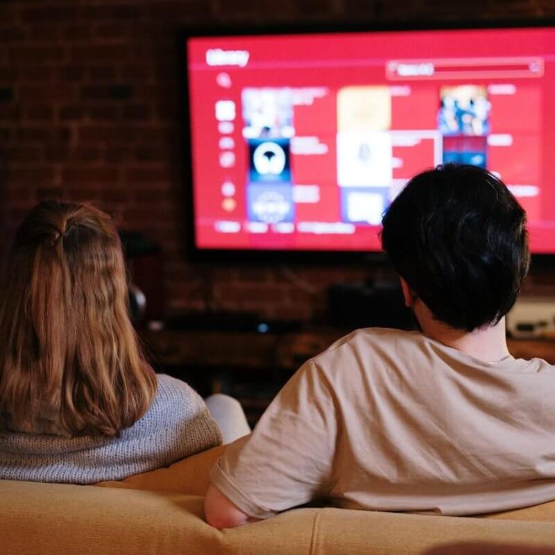 pexels cottonbro 4009409 IPTV Smart Pro: Une Étape au-Dessus dans l'Univers de l'IPTV